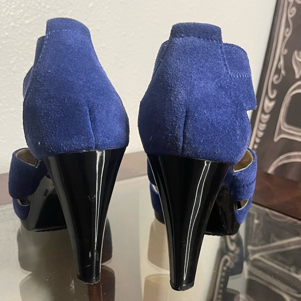 Michael Kors - Beautiful Blue Leather Women's Heels in Size 7M slip in zip up! - Picture 5 of 16